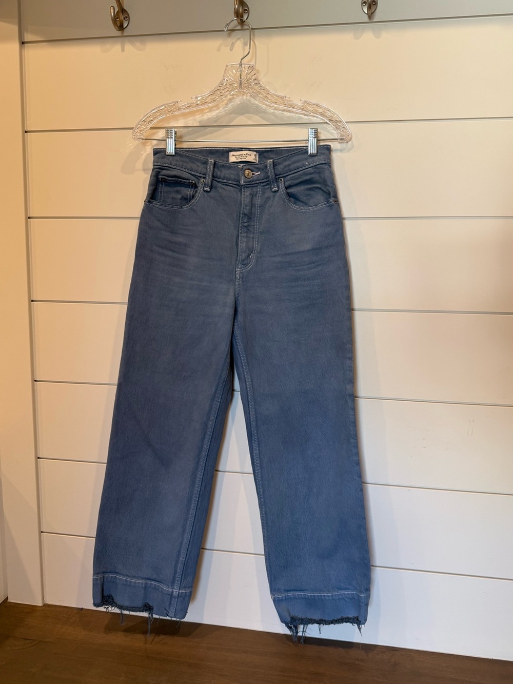 abercrombie the crop wide leg ultra high rise jeans garment dyed 26 / 2